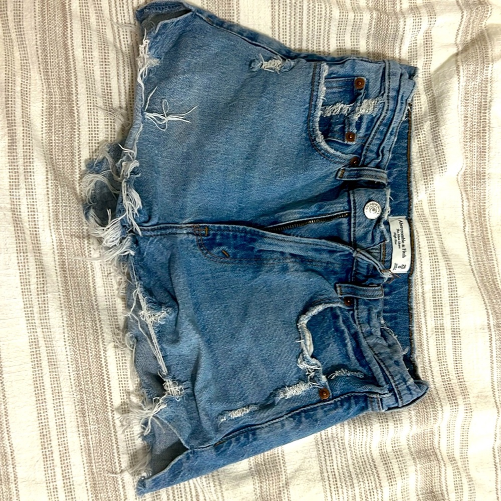 Abercrombie & Fitch the mom short high rise